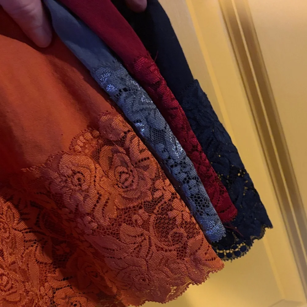 The Limited 4 Lace Camisoles - Picture 3 of 12